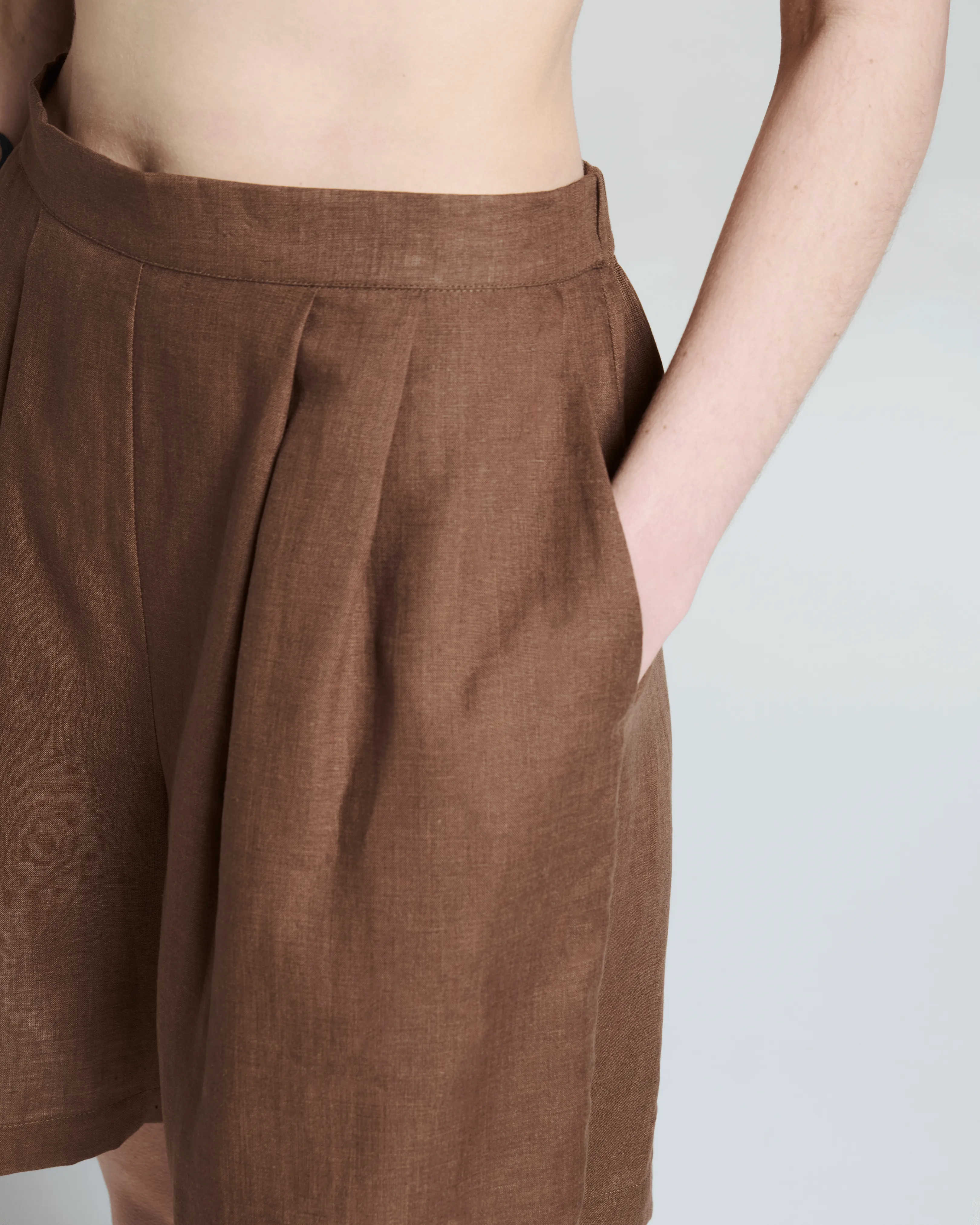 Carros Short Sepia Linen