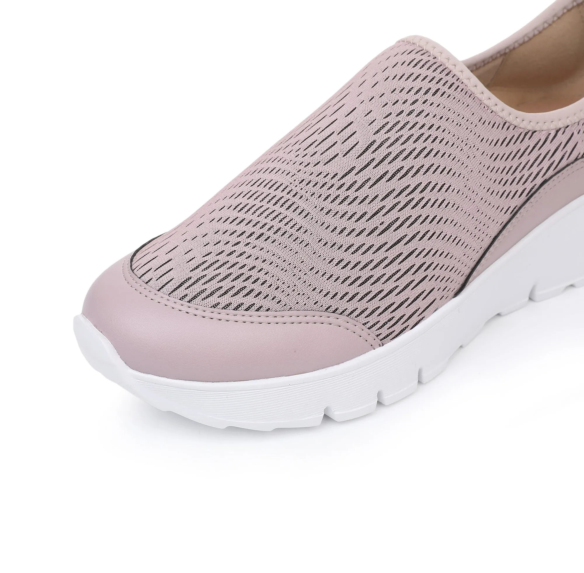 "BreezeLite: Slip-On Sneakers - Lavender (S019001)