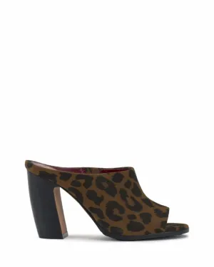 Vince Camuto Women's Brianda Animal Print M